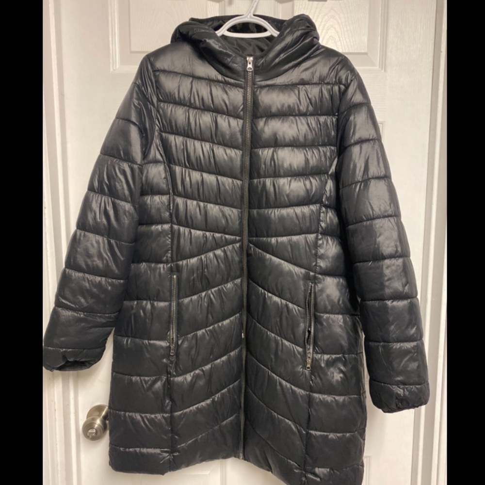 Black light puffer jacket